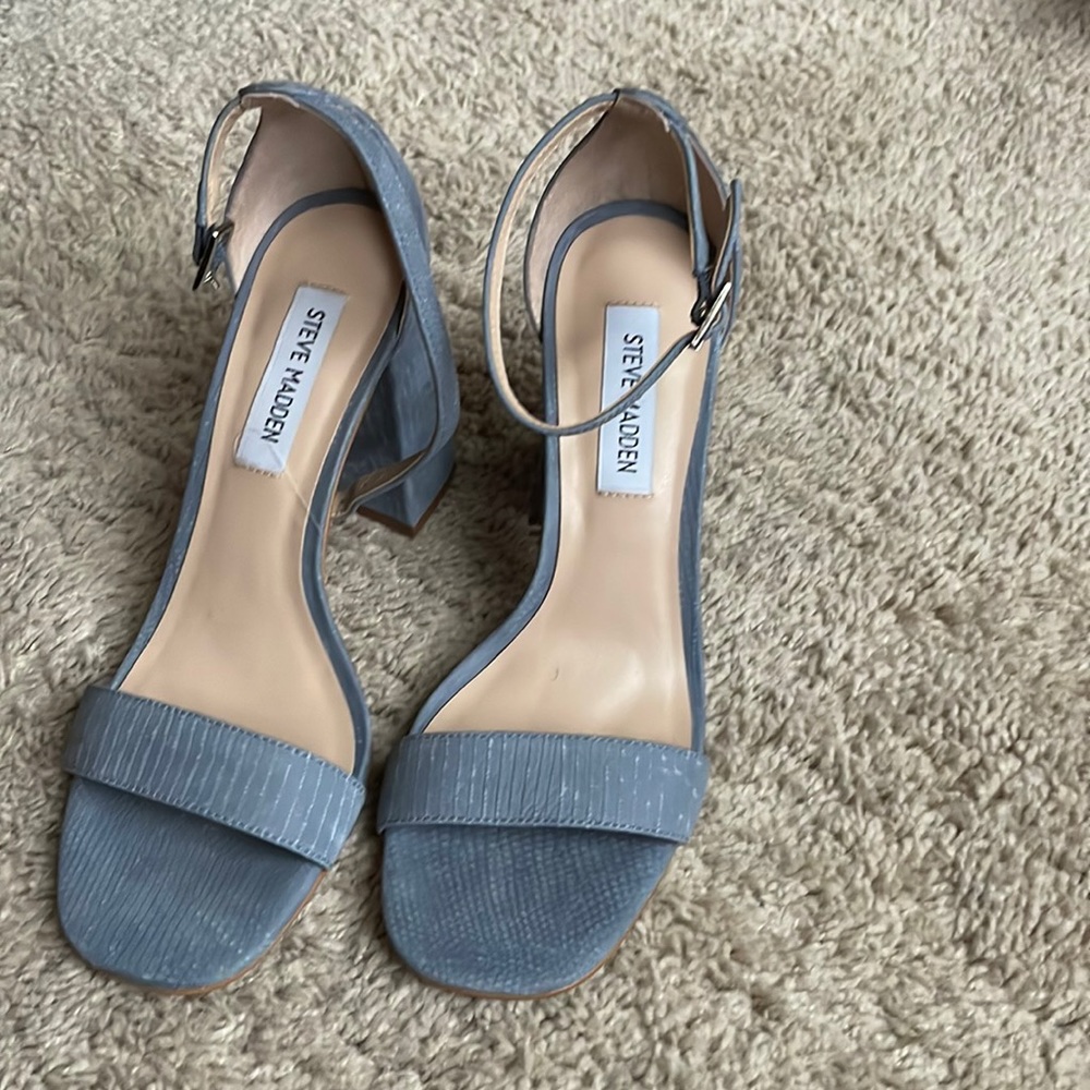 Never worn Steve Madden heeled sandals size 7.5